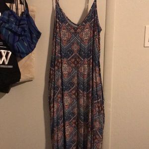Maxi dress no slit on legs with pockets